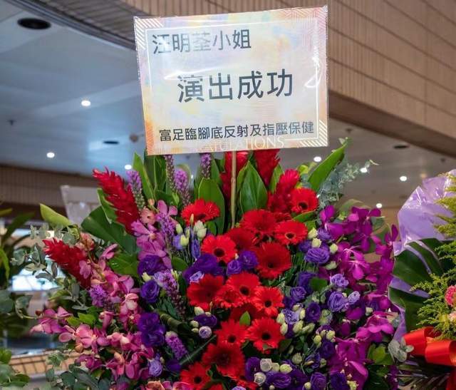 羅家英老驥伏櫪，汪明荃志在千里：這對(duì)愛侶點(diǎn)亮香港樂壇之光