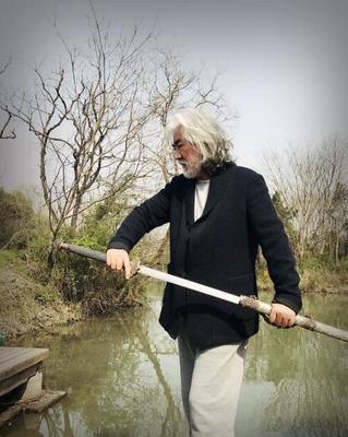 老驥伏櫪！張紀(jì)中耍劍顯“大俠”風(fēng)范